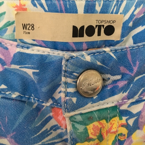 Topshop Moto Tropical Shorts - Picture 3 of 3